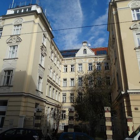 Jugendstil Garconniere Apartment Виена Стая снимка